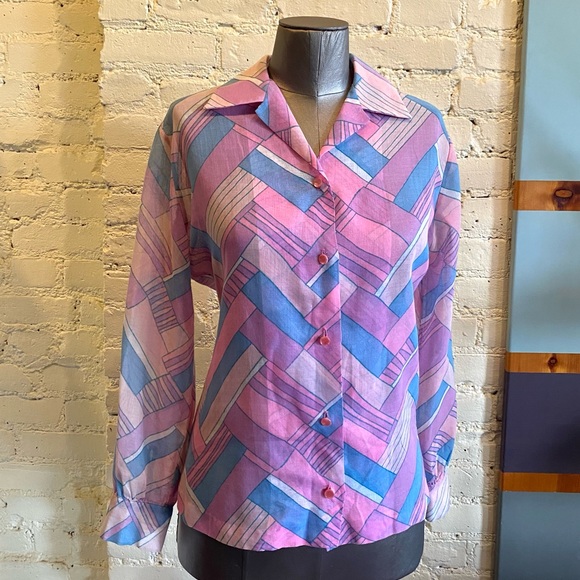 SOLD Vtg 60s MOD Spring Button Shirt Geo Print Feminine Styling True Vintage Blo - Picture 2 of 9